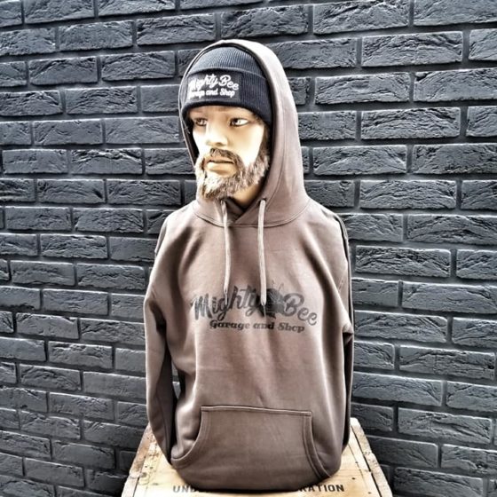 Casquette et sweatshirt Mightyee Garage